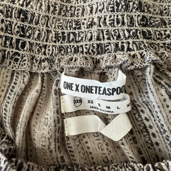 One Teaspoon Top - Picture 4 of 5